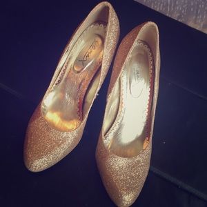 Ladies gold glitter heels